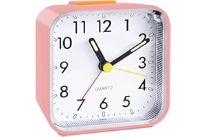 CNMTCCO sveglia da comodino, senza ticchettio, con luce, alimentata a batteria, allarme forte, funzione Snooze, funzionamento silenzioso,adatta a chi ha il sonno profondo. (Rosa)