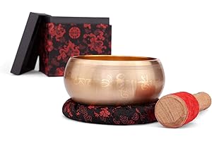 ‎BODHI Bodhi Indische Klangschale Ø 15 cm | Klangschalen Set inkl. Kissen, Klöppel & Geschenkbox | Singing Bowl mit Verzierung | Ideales spirituelles Geschenk | Meditationszubehör aus Messing