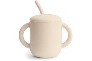 ‎MUSHIE Mushie Silikonowy kubek treningowy i słomka, 6 miesięcy, 175 ml, odporne na zalanie i antypoślizgowe uchwyty, bez BPA, bez wycieków, 100% silikon spożywczy, piasek do przenoszenia