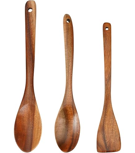 Strumenti di cucina in legno di ulivo