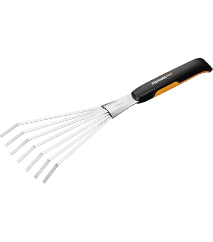 Rastrello Da Giardino Fiskars Con 14 Denti - Acciaio Al Boro, Manico Alluminio, Ergonomico, Per Terreni Duri (154 Cm) - Foto 12