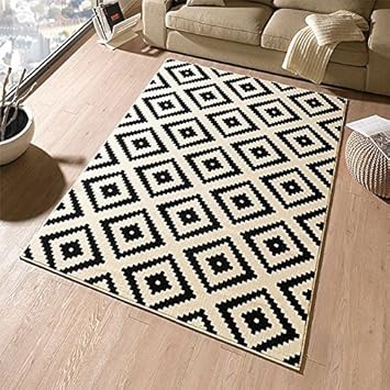 tapis blanc et noir