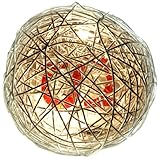 Durch den integrierten Dimmer am Kabel lässt sich mit einem Dreh die Lichtstärke auf das gewünschte Maß reduzieren. Jede einzelne Leuchte wird per Hand liebevoll gefertigt, überzeugen Sie sich von diesem Qualitätsprodukt. Setzen Sie diese exklusive Leuchte für stimmungsvolles Ambiente im Wohnen ein. Oder für entspannende Ruhe im Schlaf- oder Wellnessbereich.