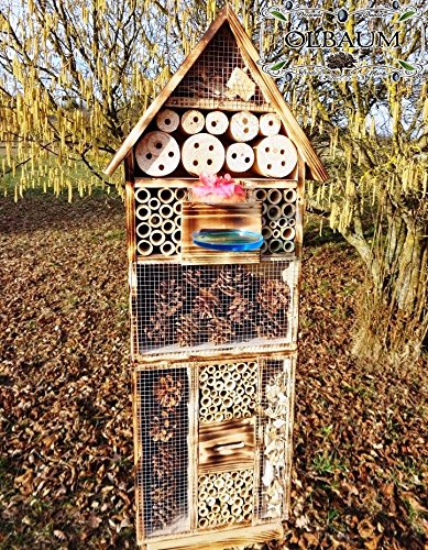 XXL INSEKTENHOTEL MIT STÄNDER UND TRÄNKE SDV-HOST-MS und FUTTERPLATZ, Futterstelle, geflammt gebrannt schwarz natur Gartendeko Nisthotel Hoch Gartendeko als Ergänzung zum Meisen Nisthotel Hoch Meisenkasten oder zum Vogelhaus Vogelfutterhaus Futterstation für Vögel Insektenhäuschen – XXL INSEKTENHOTELs - 2