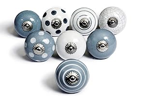 NACNIC Set di 8 pomelli in ceramica bianca e grigia, dipinti a mano con diversi disegni. Maniglie artigianali per armadi, cassetti, cassettiere e appendiabiti. Pomelli classici da 40 mm di diametro.
