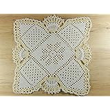 Quadratisches Häkeldeckchen hell Quadratisches Häkeldeckchen hell