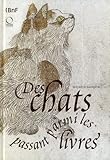 Des chats passant parmi les livres by 