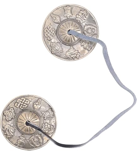 De Afrikaanse Djembetrommel Op Wit Etnisch Achtergrondmuziek Traditioneel Instrument En Maracas Klinken Ritme Muzikale Cultuur Image88807534 De Afrikaanse Djembetrommel Op Wit Etnisch Achtergrondmuziek Traditioneel Instrument En Maracas Klinken Ritme Muzikale Cultuur Image88807534