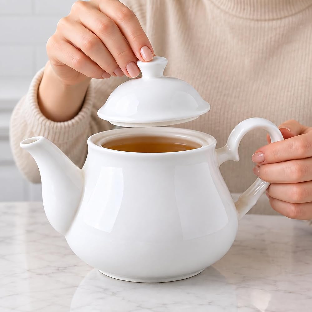 Deconox Porselen Demlik 650 ml, Beyaz Kapaklı Çay Demliği, Oval Kulplu ve Uzun Dökme Ağızlı, Siyah Çay ve Bitki Çayı Demleme, Kahvaltı ve Sofra Servisi İçin, 1 Adet