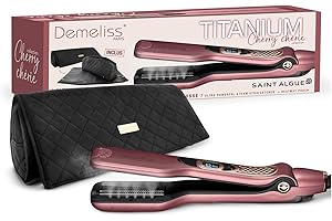 Demeliss SAINT ALGUE - Coffret Lisseur Vapeur Titanium - Collection Cherry Chérie - Comprend un Tapis-Trousse 2 en 1 - Lissage Haute Performance, Hydratation Intense - Pour Tous Types Cheveux