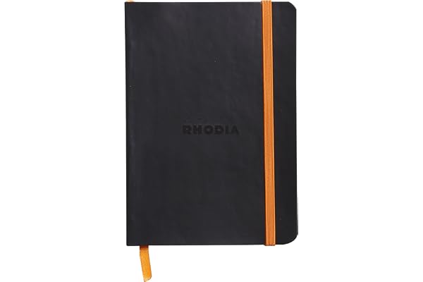 RHODIA 117302C - Carnet Souple Noir - A6 10,5 x 14,8 cm - Ligné - 144 pages - Papier Clairefontaine Ivoire 90 g/m² - Marque-Page, Fermeture Élastique - Couverture Simili Cuir - Collection Rhodiarama