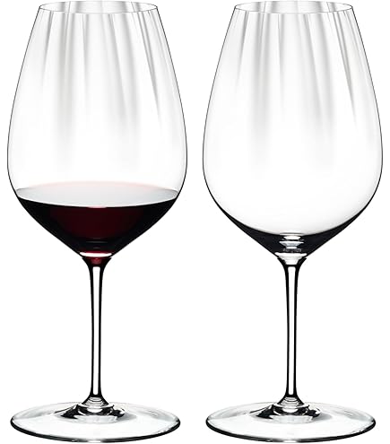 Zo dek je een tafel als een sommelier (met glasadvies) / Blog