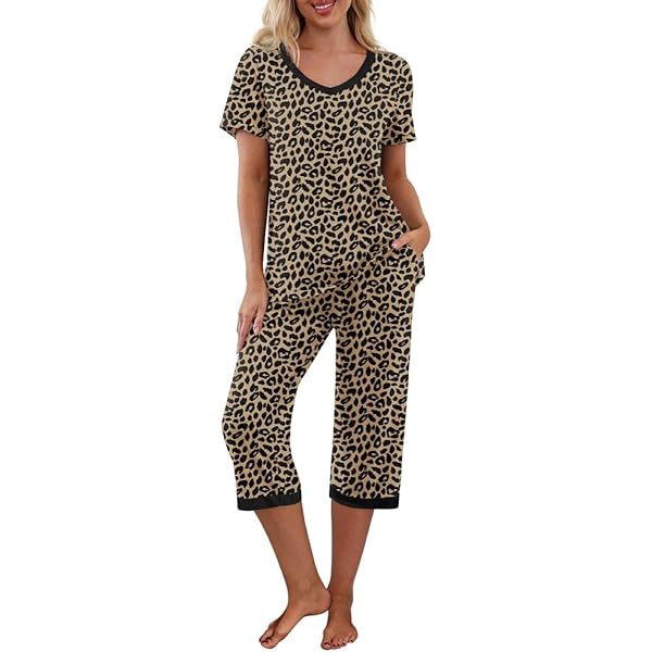 PrinStory Pyjamaset voor dames, shirt met korte mouwen en driekwartbroek, nachtkleding, pyjamaset met zakken, Bloemen Licht Blauw, M