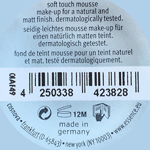 essence Soft Touch Mousse Make-up NR. 04 – MATT I VORY 16 g - 3