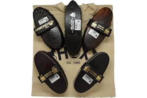 NATURE CHILD Haas 'Dark & Handsome' Grooming brush set. For horses with dark coats - add that extra shine