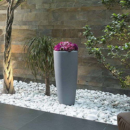 Vaso Tondo 'Stilo' In Polietilene Colorato. Dal Design Elegante In Puro Stile Moderno, È Un Ottimo Complemento D'Arredo E Si Abbina A Molteplici Ambienti Nei Quali Viene Collocato.