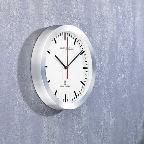 PEARL Elegante Funk-Wanduhr im Alugehäuse - 2