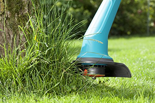 Gardena 9805-20 Trimmer SmallCut 300/23, mit geringem Gewicht, langer Frontgriff, Tippautomatik, Kabelzugentlastung (Leistung: 300W, Arbeitsbreite: 23cm, Gewicht: 1.6 kg) - 3