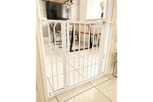 Bettacare Haustiergitter mit verriegelbarer Katzenklappe, 87,9 cm - 95,5 cm, Weiß, 104 cm in der Höhe, Extra hohes Hundesicherheitsgitter mit Katzenklappe, Einfache Installation