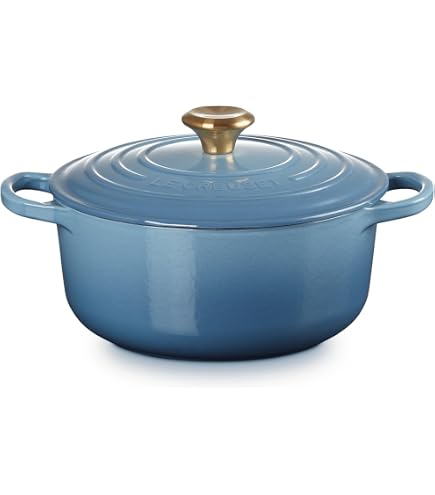 Le Creuset Cocotte Ghisa Smaltata Torre Eiffel Edizione Limitata, 2,5 Qt, Colore Ciliegia, Con Manopola Oro Spazzolato