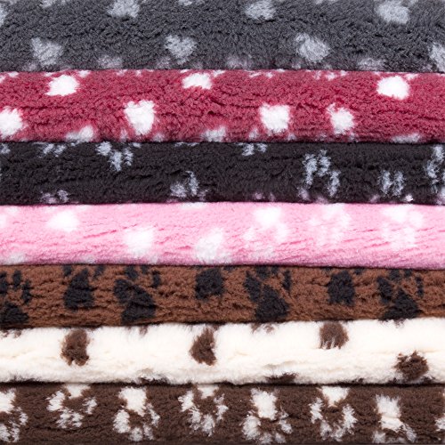 Paws-Vet-Pet-Bed-Vetbed-Pro-Non-Slip-Rubber-Backing-Machine-Wash-15-Colours-Various-Sizes-MerryMaple-Veterinary-Bedding-