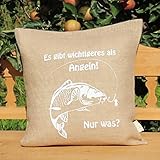 Kissenbezug aus Jute - Angeln / Angler * Fisch / Fische * Es gibt wichtigeres als Angeln! Nur was?