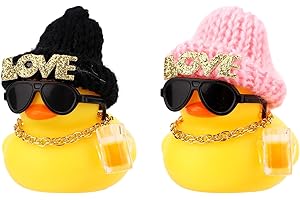 Fukaisu 2 Uds Patitos Goma Novedosos, Patos Goma Geniales con Gorro Punto Gafas Sol Collar y Jarra de Cerveza Bonito Accesorio Decorativo Coche para Parejas Amigos y Familiares