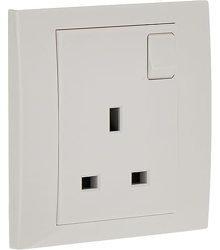 BG Electrical Single Switched Power Plug Wall Socket With Type A USB