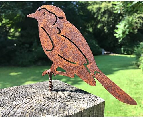 Decoration for the garden, bird sparrow made of rusted metal, for trees and fences with screw thread 14 cm