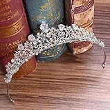 La tiara de corona de novia es de color dorado. Será un poco diferente debido a la fotografía. Por favor, compruebe la primera imagen y la tercera imagen. Se envía en dos bolsas de plástico transparente para evitar daños y manchas de agua.