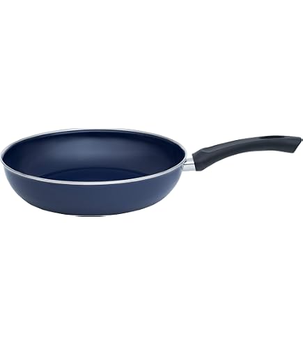 Riess Padella In Legno CLASSIC 26 Cm - Smaltata Nera - Manico In Legno Con Anello - Adatta A Induzione - Prodotto In Austria - 3