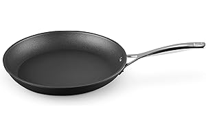 Le Creuset Padella bassa in alluminio antiaderente, diameter 30 cm, per per tutte le fonti di calore, induzione incluso, Nero, 51112300010002