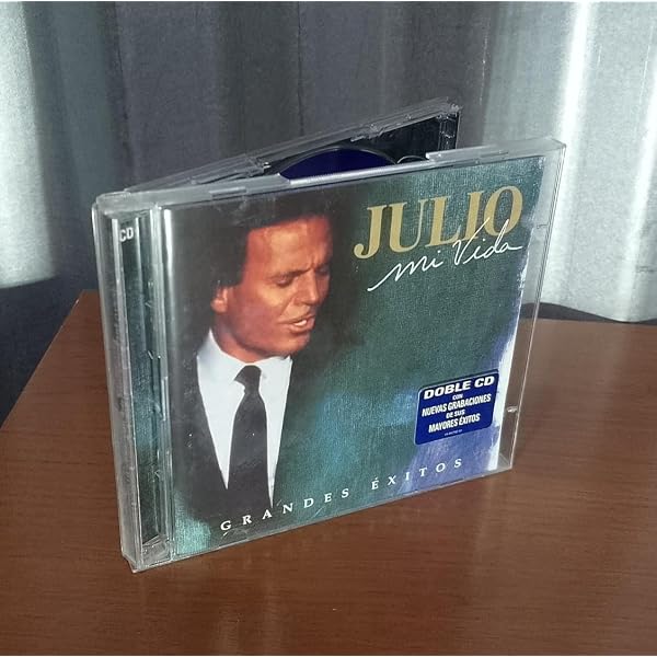 【中古】「非常に良い」［CD］The Real... Julio Iglesias The Real… Julio Iglesias: Julio Iglesias, Julio Iglesias: Amazon