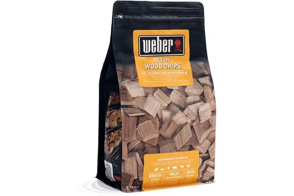Weber Copaux de Fumage en Bois de Hêtre (Paquet de 700g) - arôme Subtil et sucré, idéal pour Le Fromage, Les légumes, Le Poisson, la volaille et Le Porc, Produit de l'UE, Bois certifié FSC (17621)