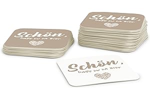 ‎FLYERALARM Schön DASS Du da bist Beer Mats Made of Cardboard I Square Table Decoration Beige (Pack of 50) Decoration Made of Environmentally Friendly Wood Pulled Cardboard (9.3 cm x 9.3 cm)