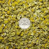 Flor entera de manzanilla europea en Rama, cuidada de forma natural