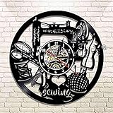 Die Uhr, die wir in diesem Design verwendet haben, hat ein Quarzwerk