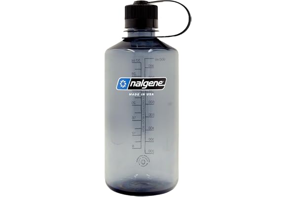 Nalgene Sustain Tritan BPA-fri vattenflaska tillverkad med material härledd av 50% plastavfall, 32 oz, smal mun