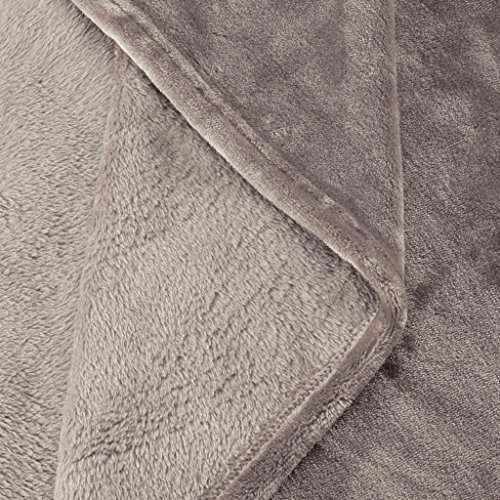 AmazonBasics Tagesdecke, Plüsch, 168 x 229 cm – Grau - 3