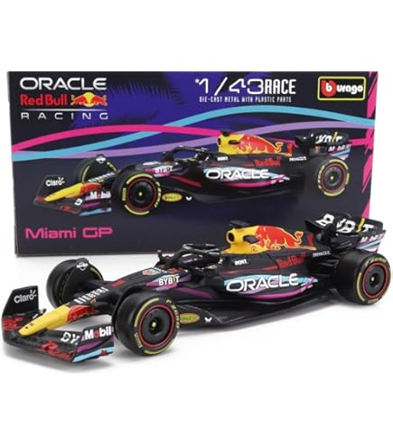 Minichamps Red Bull RB7 Japan GP 2011 - S Vettel World Champion 1