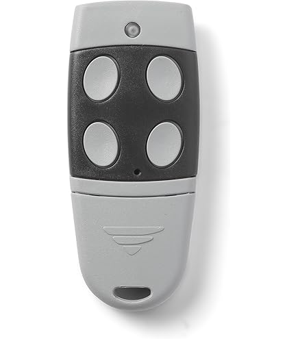 INTRATONE - Set van 3 2-kanaals afstandsbedieningen - Referentie 09-0101 1 DOMOBIP sleutelhanger gratis - LET OP: Deze afstandsbediening is niet programmeerbaar door particulieren