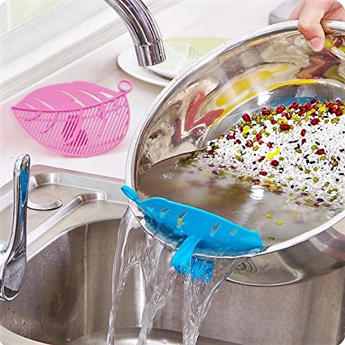 Abgießhilfe (Blau) von Casadamia | für alle Töpfe| praktischer Haushaltshelfer für deinen einfachen Alltag | Ersatz für Abtropfsieb & Nudelsieb | handliches Tool für deine Küche | spülmaschinenfest