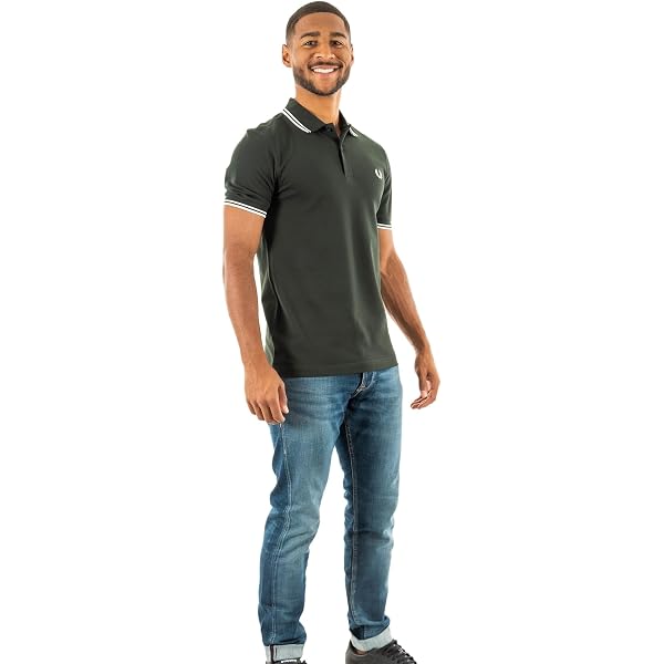 Fred Perry Maglietta M1588 - Colore Ghiaccio/Blu Notte, Autentico Stile Britannico