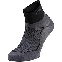 Wrightsock - 1 Paar Herren/Damen Profi Sportsocke, Laufsocke, Wandersocke, Modell Stride In Schwarz, Anti-Blasen-System, Doppel-lagig, Crew (wadenhoch), Gr. S