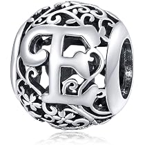 Il meglio del Made in Italy, ciondolo lettera 8 mm in argento dorato