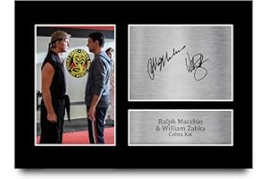 HWC Trading A4 Ralph Macchio & William Zabka Cobra Kai Geschenke Gedrucktes Signiertes Autogramm Foto für Fans von Fernsehshows