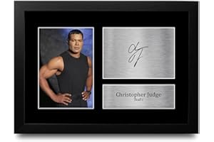 HWC Trading FR A4 Christopher Judge Stargate SG-1 Cadeaux Imprimé Signé Autographe Photo pour les fans d’émissions de télévision - A4 Encadré