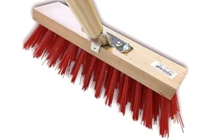 Balai de cantonnier manché | Longueur 32 cm | Piste Extérieur | Garnissage Brosse PVC Rouge | Douille métal boulonnée Ø 28 mm | Manche Bois 1,40 mètre | Kibros 2630BM