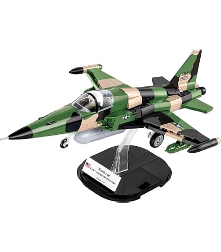 COBI 5821 Set Mattoncini Aereo S-102 (MIG-15) Cecoslovacco - Modello 1:32, 504 Pezzi - Età 8+ - Guerra Fredda