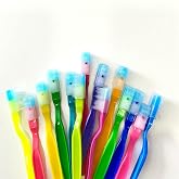 Easybrush Tek Kullanımlık Diş Fır&ccedil;ası, Macun İ&ccedil;eren, 15 Adet, &Ccedil;ok Renkli, Orta Sertlikte